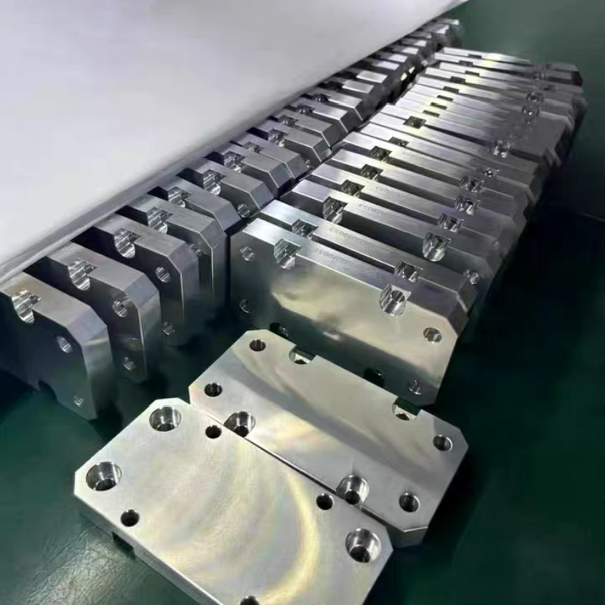 CNC Aluminum Flange Plate Batch — EKINSUN custom manufacturing case photo