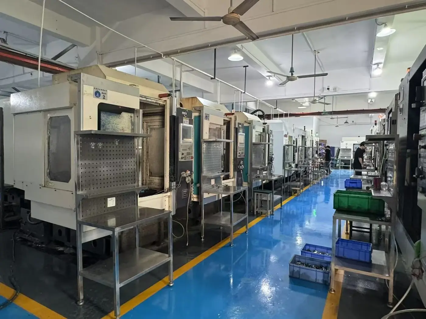 EKINSUN CNC machining workshop in Guangdong where parts are produced from photos, sketches and samples without a customer CAD file