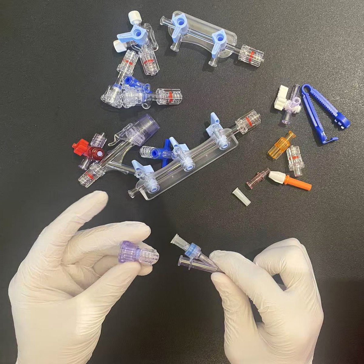 Medical Plastic Connector Assembly — EKINSUN custom manufacturing case photo