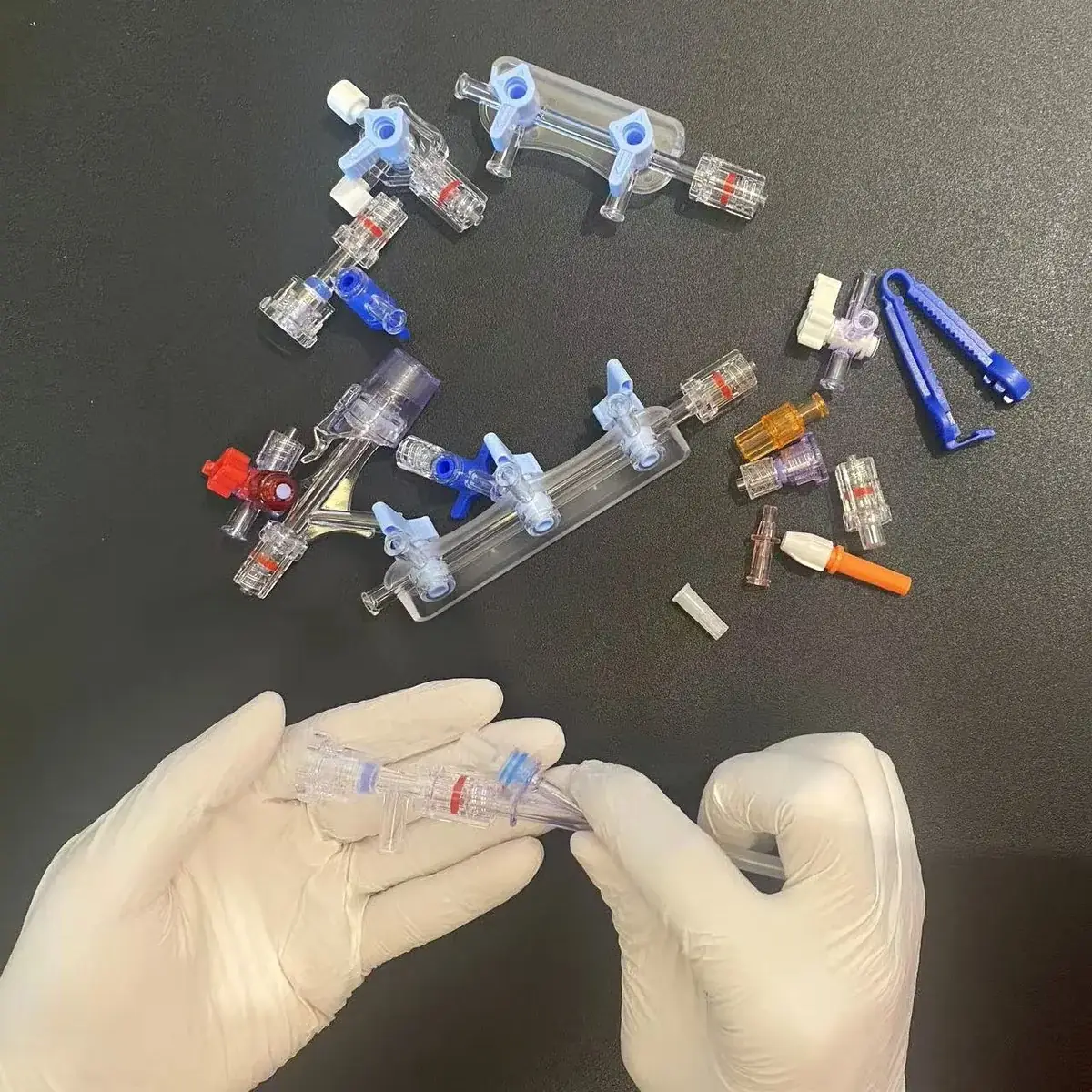 4-port IV manifold stopcock — EKINSUN